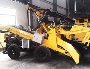 KB8T型輪胎式挖掘裝載機